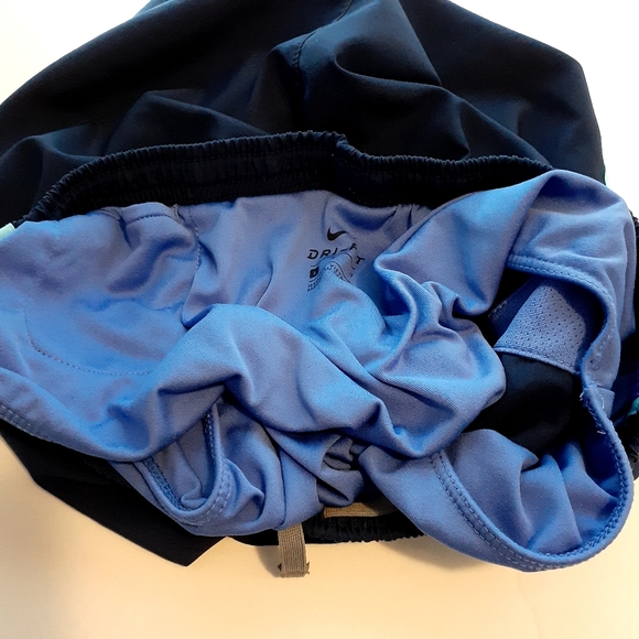 Girls Nike shirt Large - Picture 6 of 7